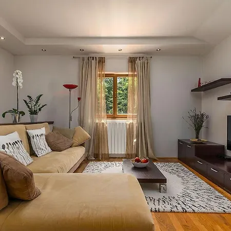 Tila Comfortable Holiday Villa Pazin